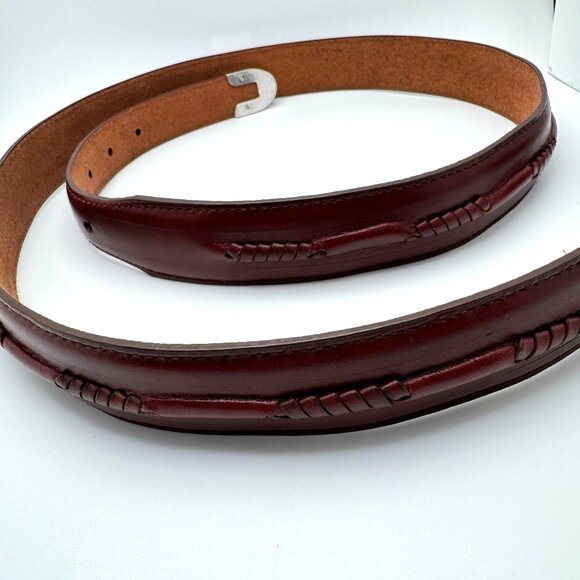 Mens Izod Brown Genuine Leather Belt Silver Buckle Embossed Details Size 40 - Picture 6 of 9